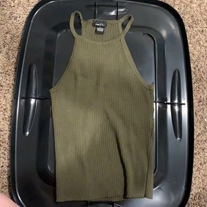 I’m selling these 2 tank tops!